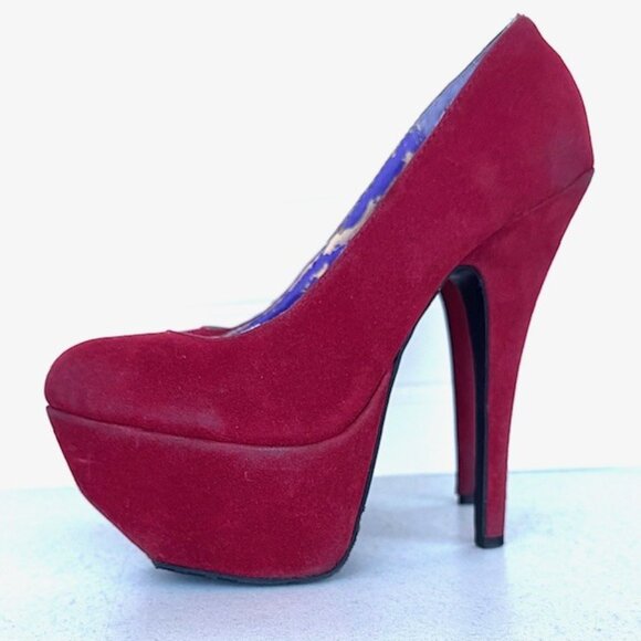 DOLLHOUSE 6 Inch Heels Size 5.5, Red Suede Platform Pumps - Picture 12 of 12